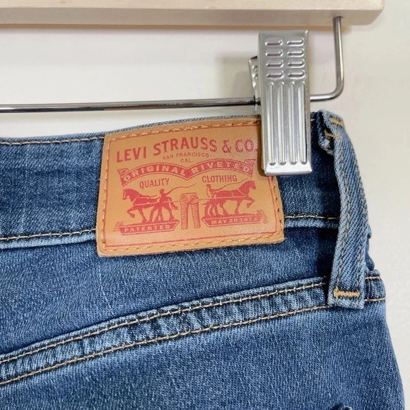 LEVI'S | 711 SKINNY  MEDIUM WASH JEANS - Picture 13 of 15